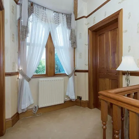 Tatil Evi School House